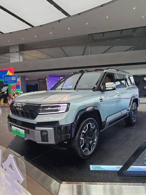 深圳67比亚迪方程豹硬派越野的爆款，英菲尼迪35周年与你共成长